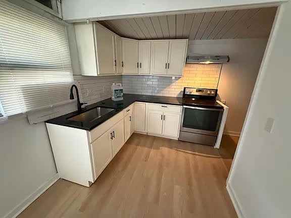 936 Murrow Ct - Photo 2 of 7