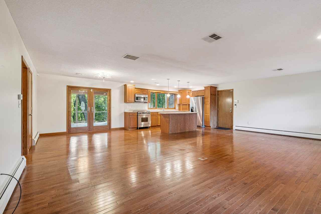 306 Virginia Dr - Photo 4 of 25