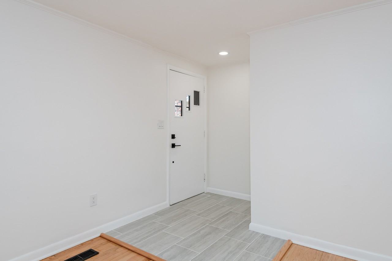 704 Brubaker Dr - Photo 5 of 50