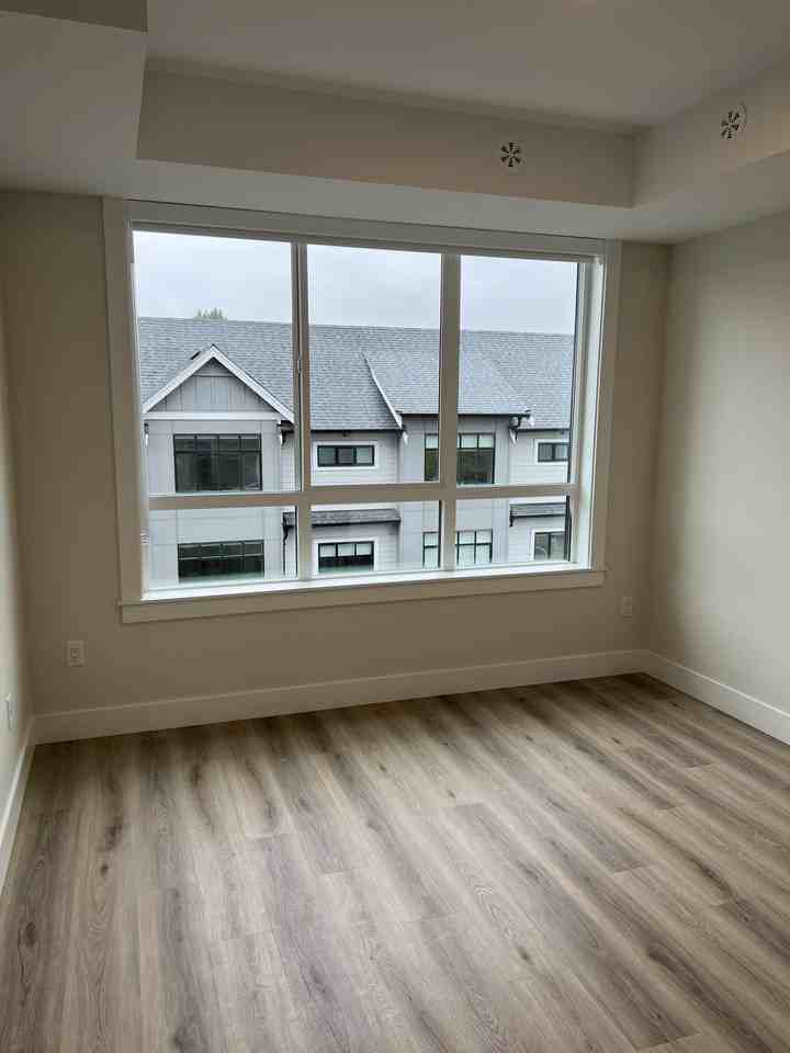 6285 King George Boulevard #302 - Photo 2 of 23