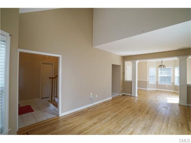 258 W Cedar St - Photo 3 of 22