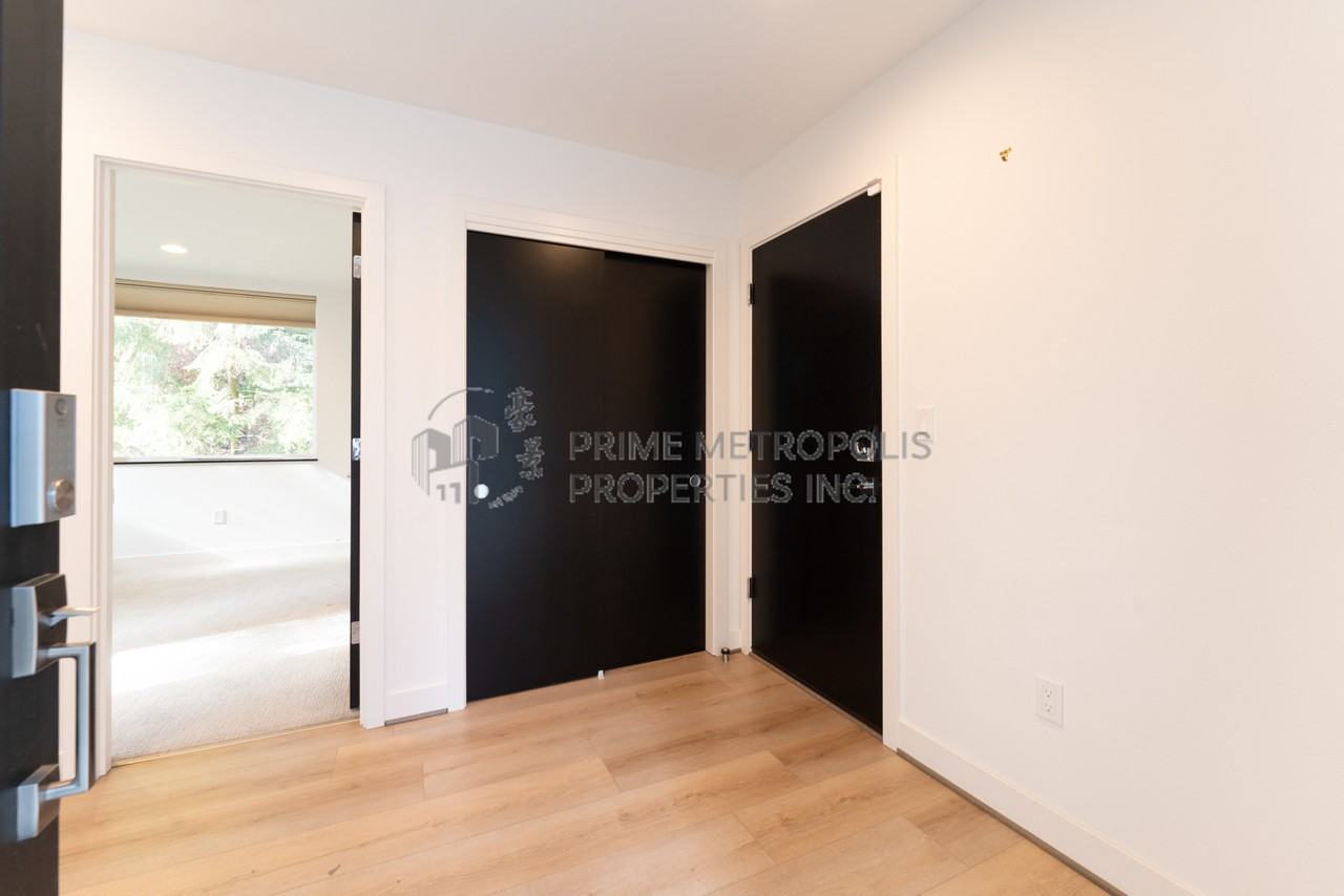 12313 14th Ave Ne #1 - Photo 3 of 28