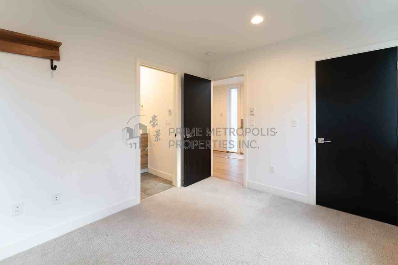 12313 14th Ave Ne #1 - Photo 6 of 28