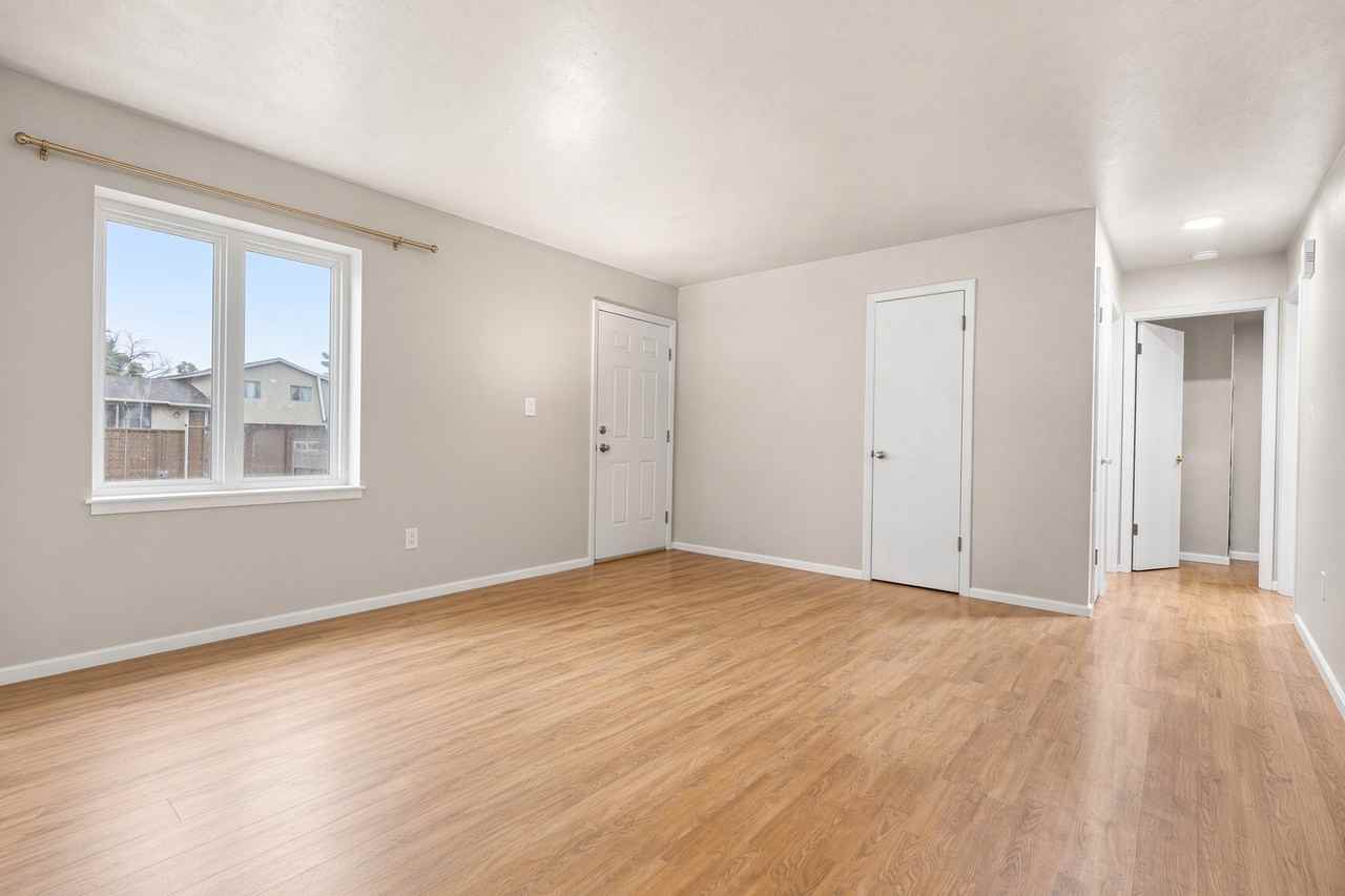 406 Locust Dr #1 - Photo 7 of 10