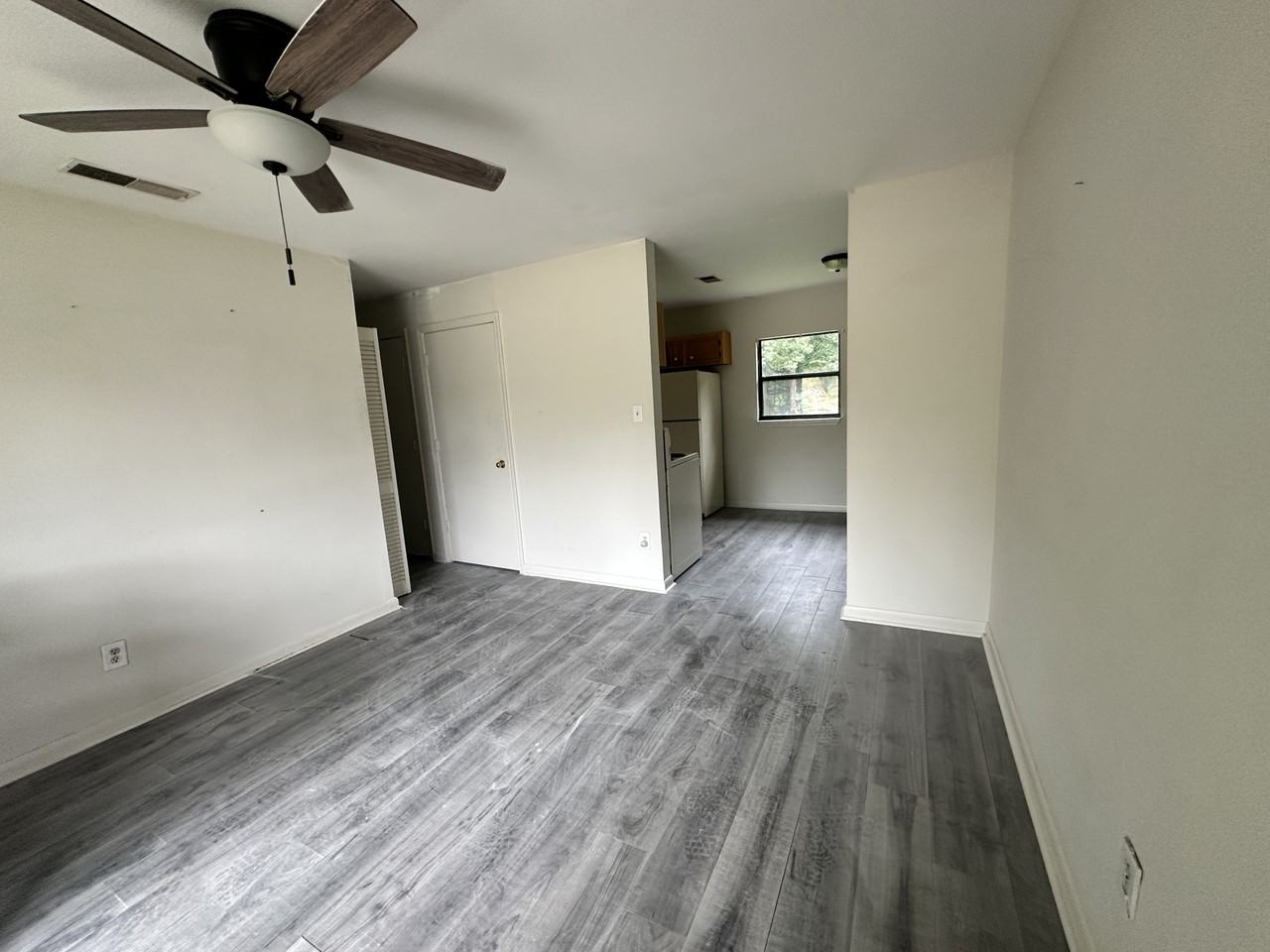 2107 Jackson Bluff Rd #1 - Photo 5 of 9