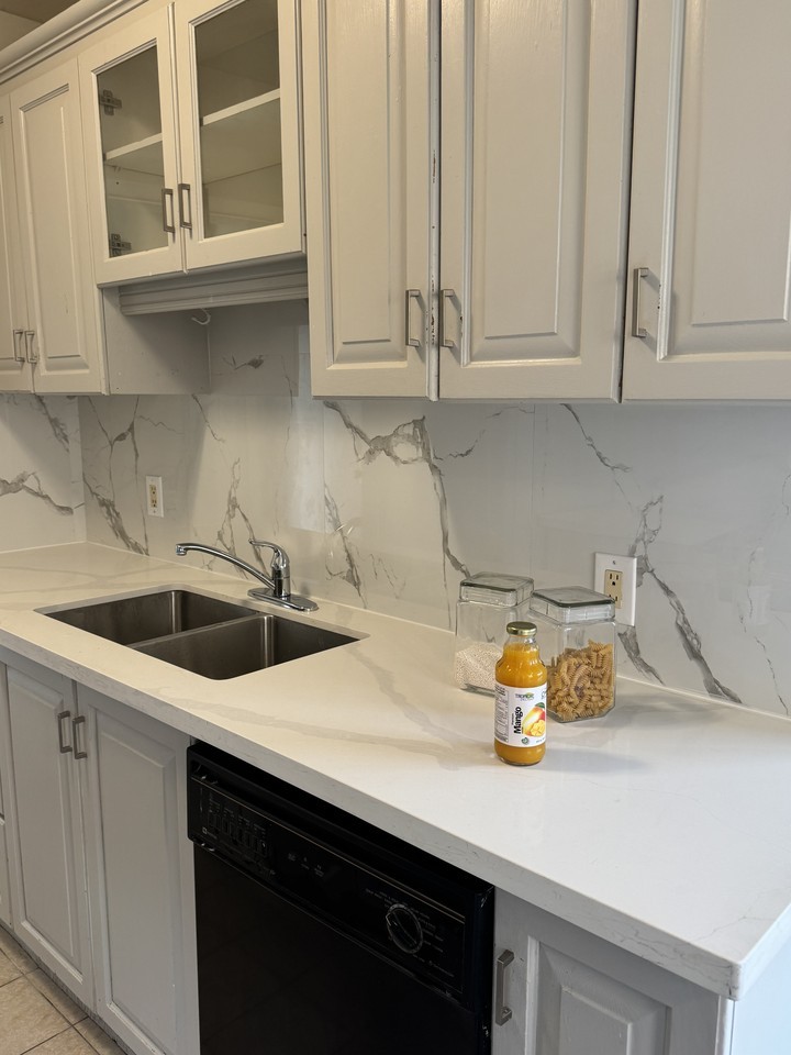 2910 Keele St #5 - Photo 4 of 11