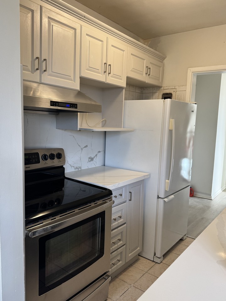 2910 Keele St #5 - Photo 5 of 11