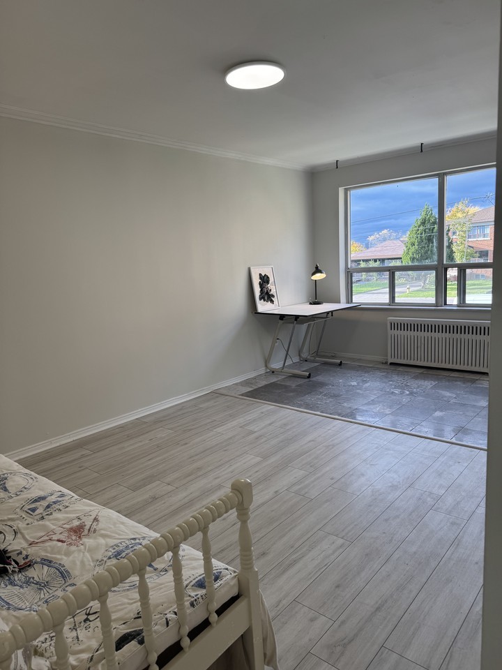 2910 Keele St #5 - Photo 6 of 11