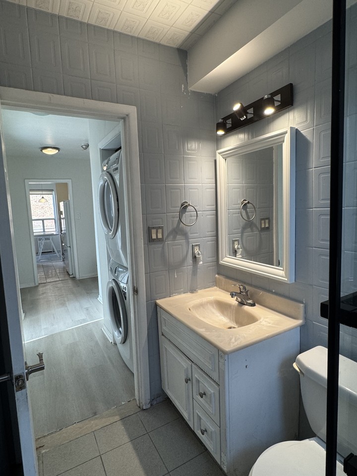 2910 Keele St #5 - Photo 7 of 11