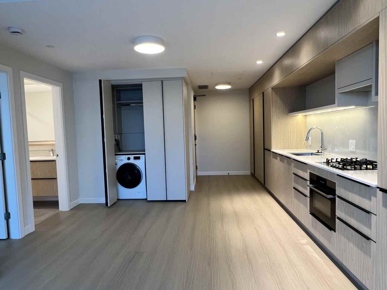 612 Elmwood Street #402 - Photo 4 of 20