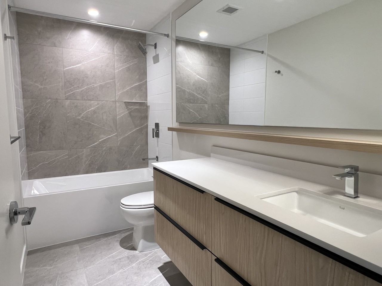 612 Elmwood Street #402 - Photo 3 of 20
