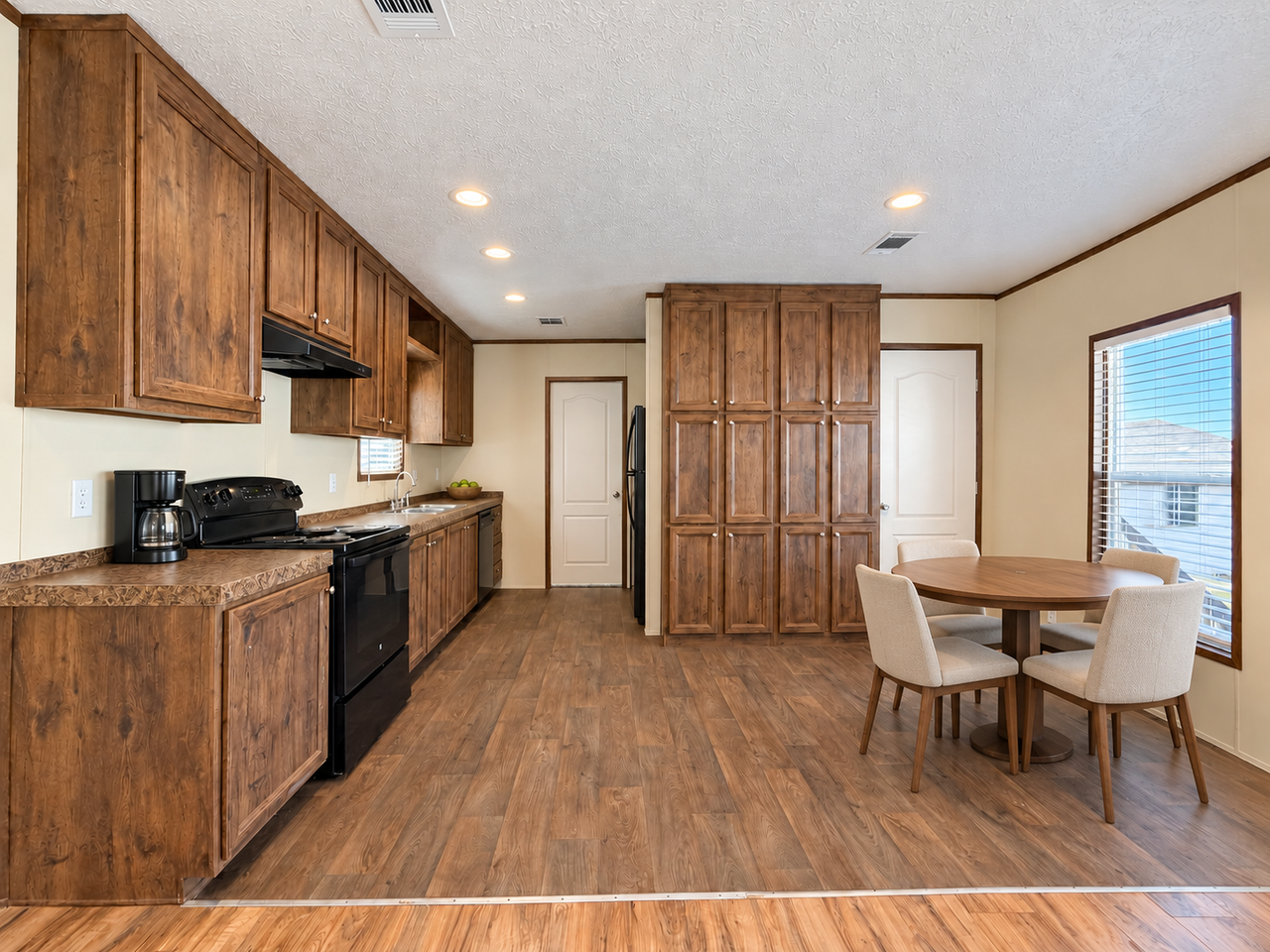 709 N Collins Fwy #113 - Photo 7 of 27