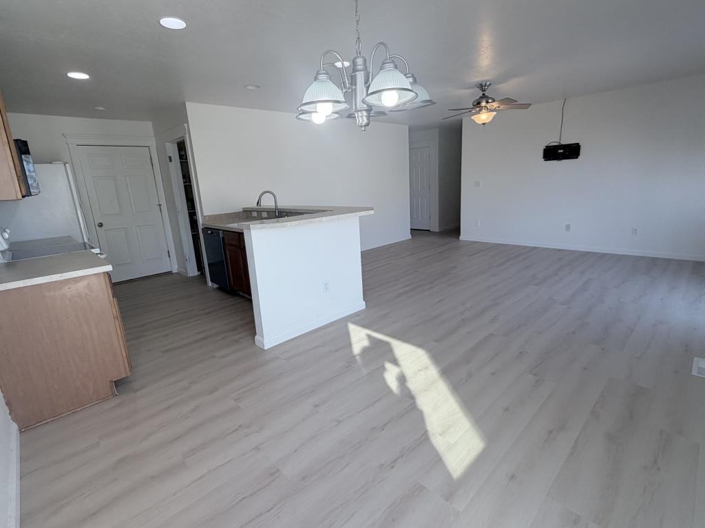 626 Prince Ave - Photo 7 of 20