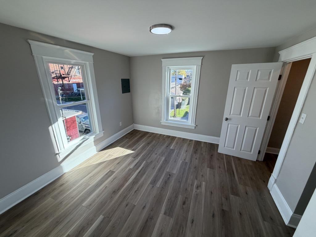 4 Mechanic St - Photo 5 of 15