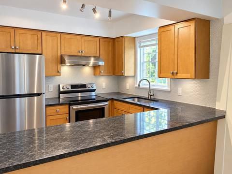 665 Prior Street - Photo 2 of 14