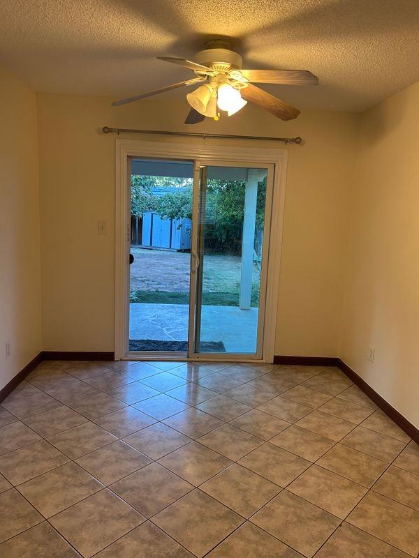 10321 Mills Station Rd - Photo 6 of 22