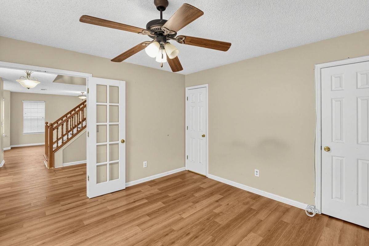 1560 Rogers Crossing Dr - Photo 4 of 42