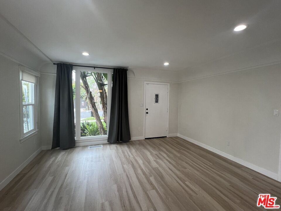 1284 S Highland Ave - Photo 5 of 24