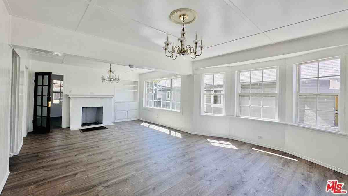 230 Branch St - Photo 4 of 26