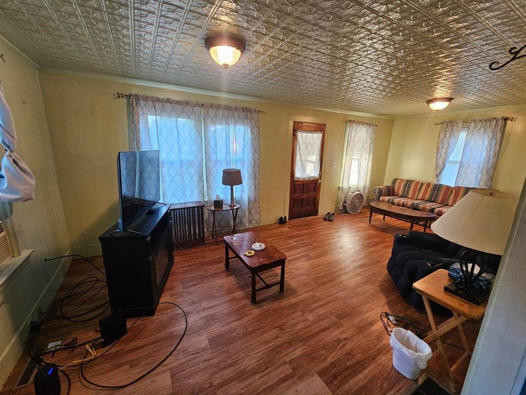 32 Pearl St - Photo 2 of 11
