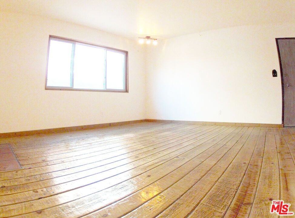 3512 Pacific Ave ##7 - Photo 4 of 19