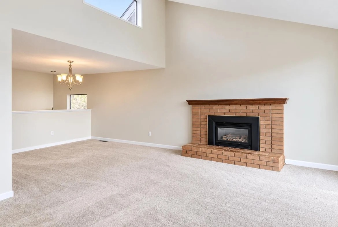 222 6th Street West - Photo 3 of 13