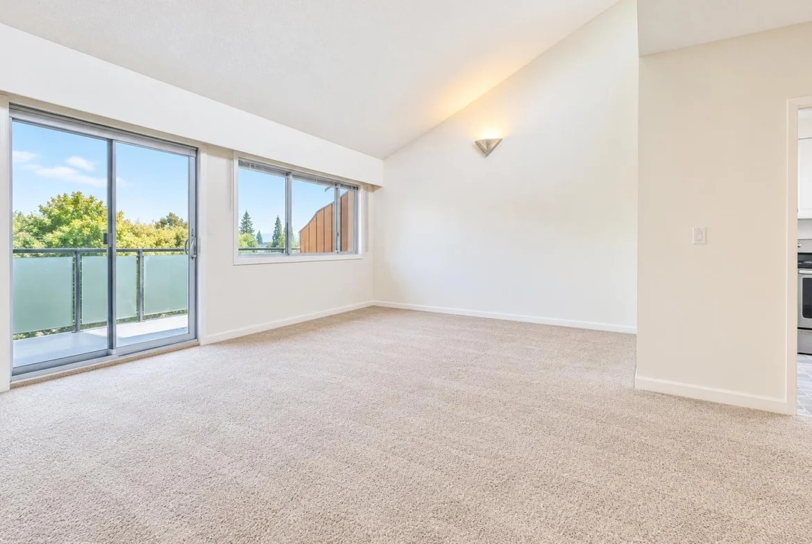 222 6th Street West - Photo 4 of 13