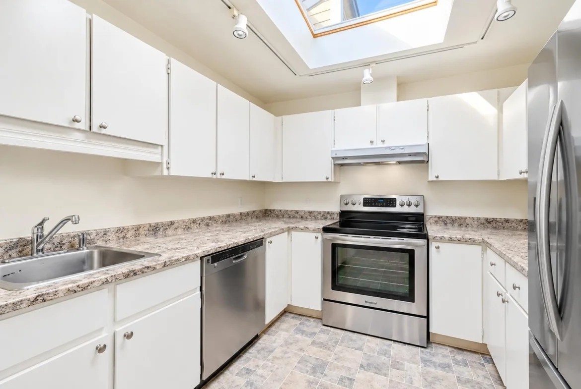 222 6th Street West - Photo 6 of 13