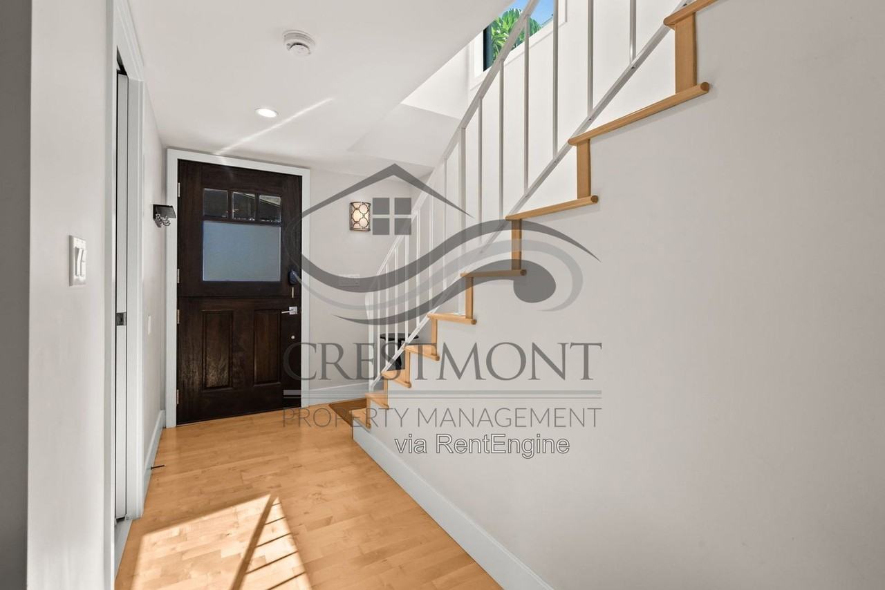 909 Olive Ave - Photo 4 of 16