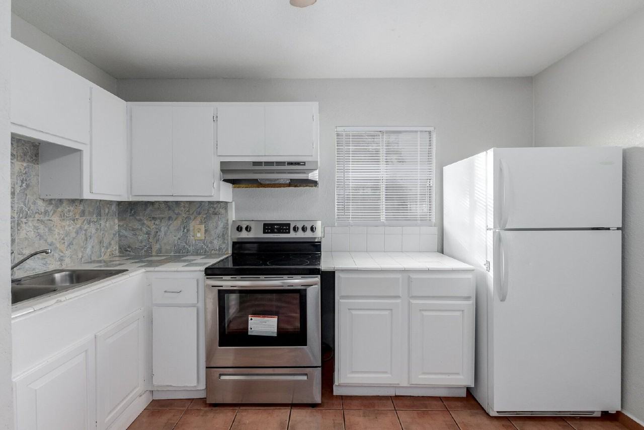 12740 W Amy Dr #2 - Photo 3 of 36