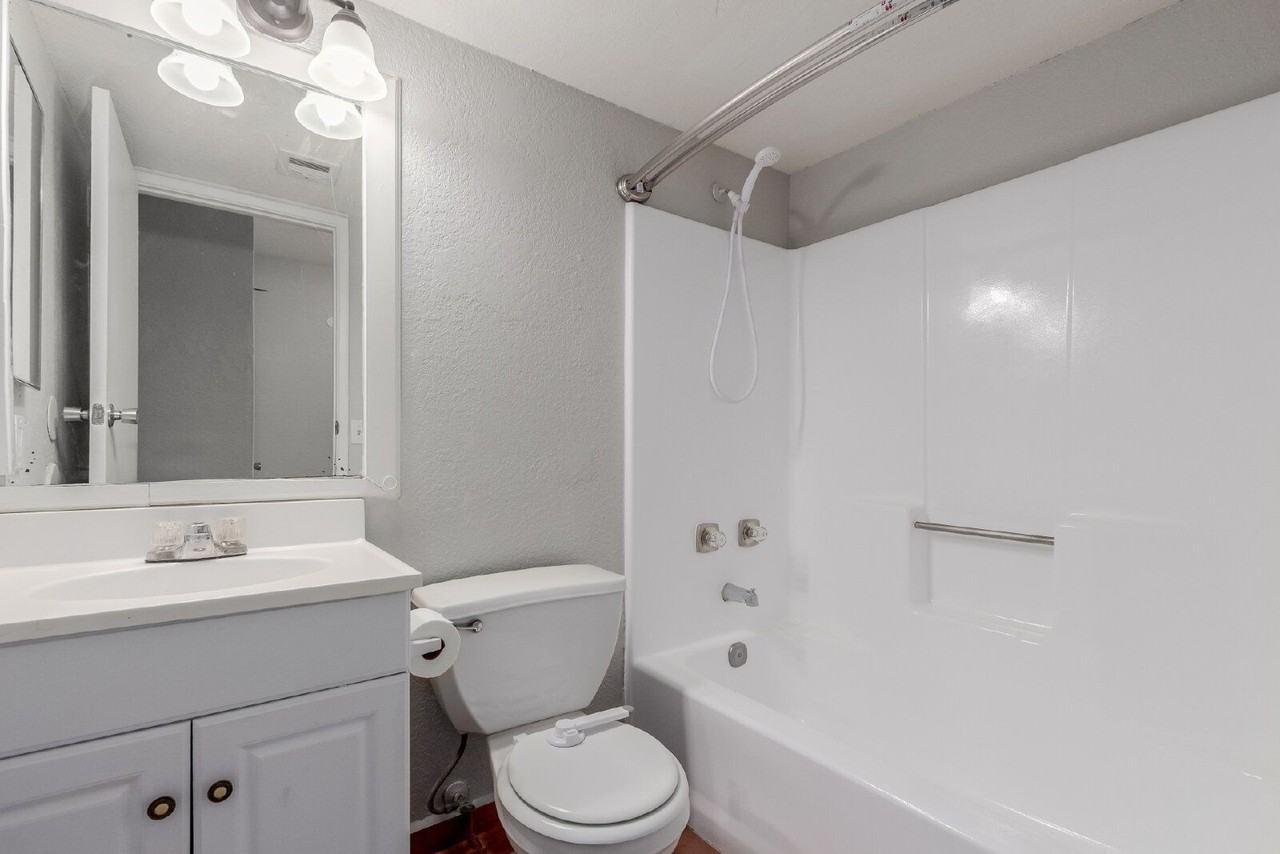 12740 W Amy Dr #2 - Photo 4 of 36