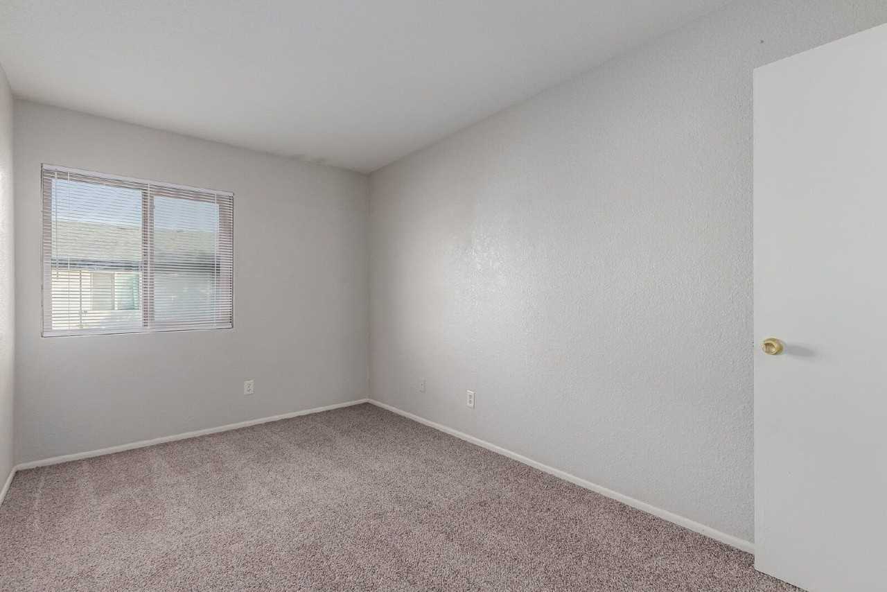 12740 W Amy Dr #2 - Photo 5 of 36