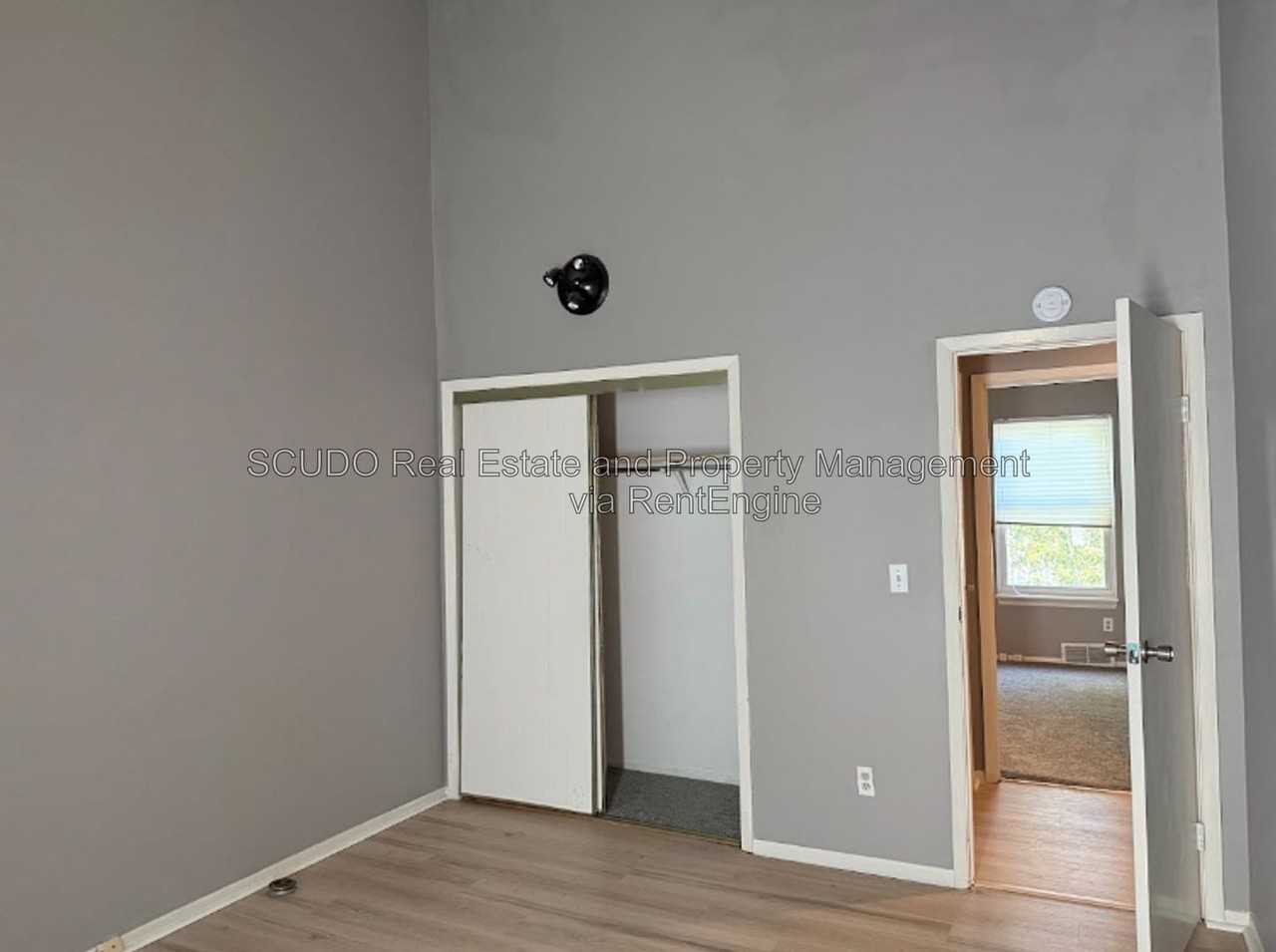 8506 W 108th Pl - Photo 3 of 29