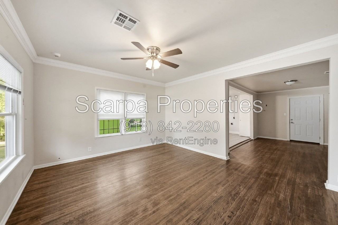 2510 E Newton St - Photo 4 of 22