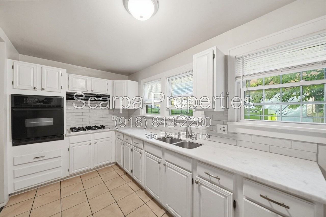 2510 E Newton St - Photo 7 of 22