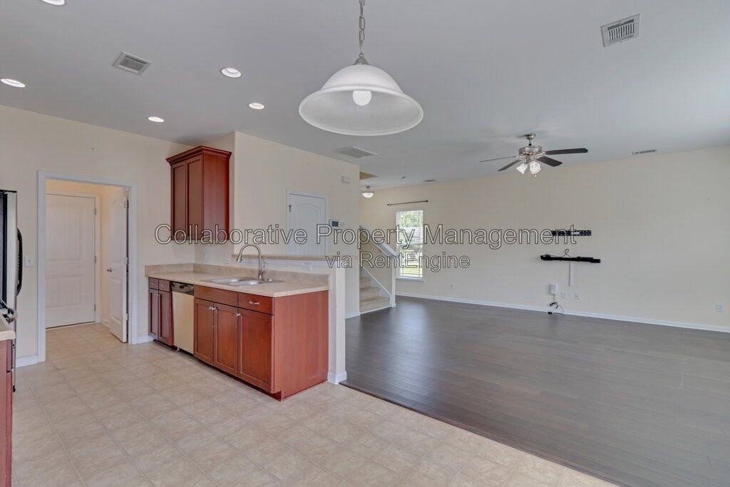 110 Grayson Ave - Photo 5 of 27