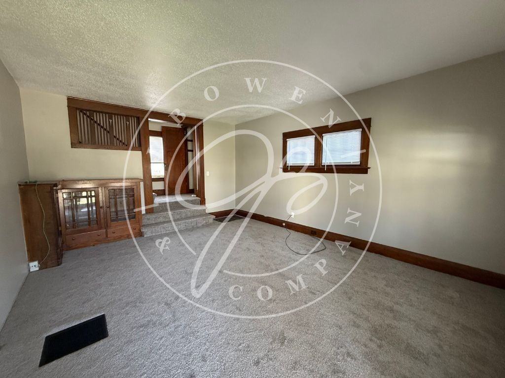 4240 Berwick Ave - Photo 3 of 9