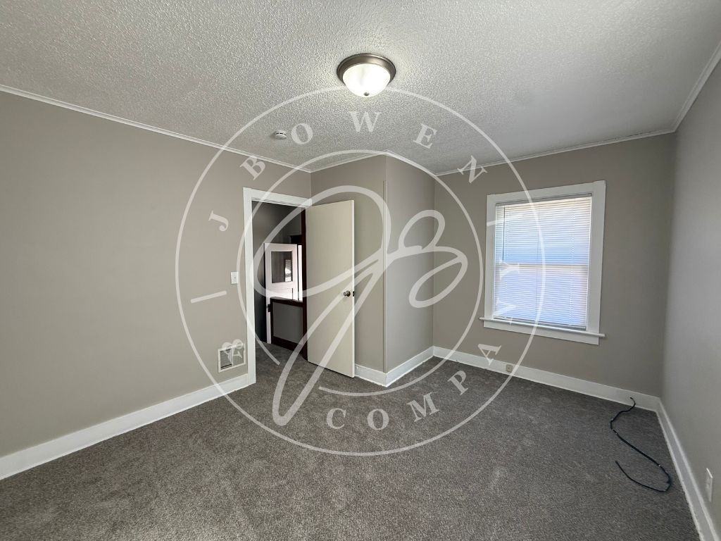 4240 Berwick Ave - Photo 6 of 9