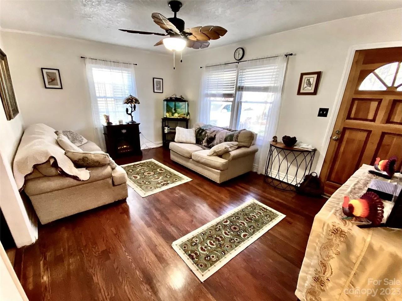 2918 Wicklow Pl - Photo 2 of 16