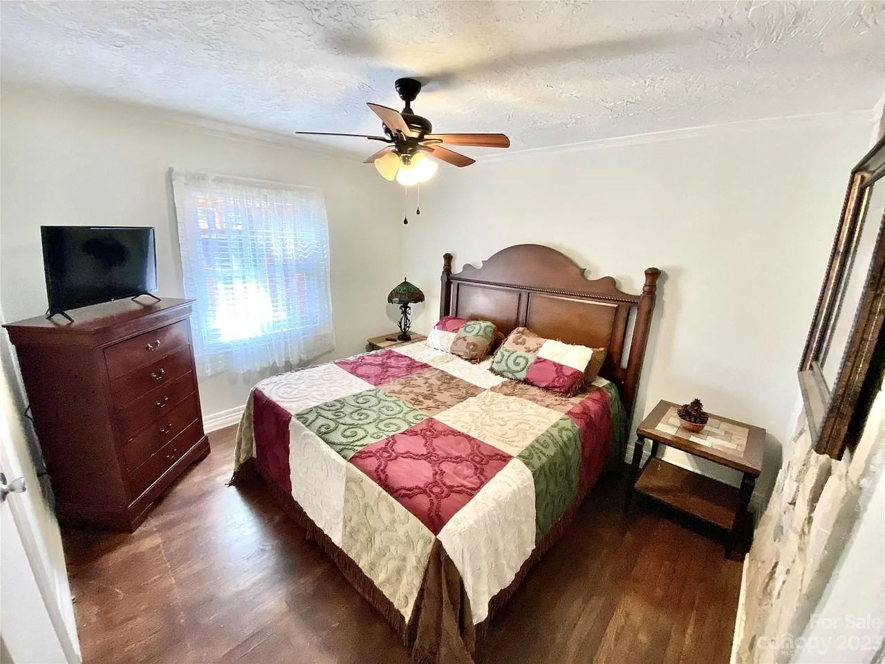 2918 Wicklow Pl - Photo 6 of 16