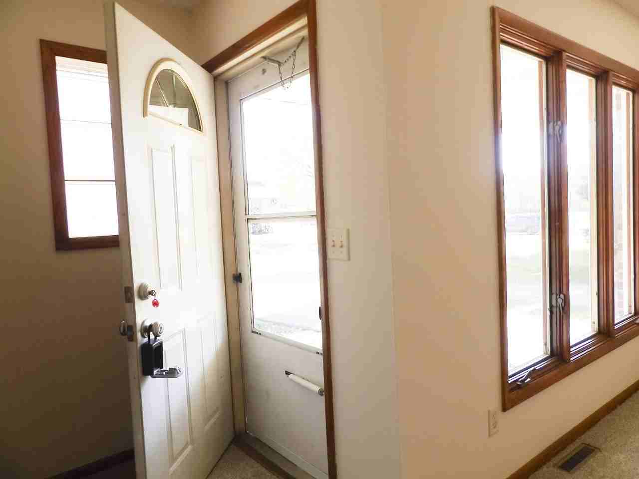 734 6th Ave S - Photo 5 of 24