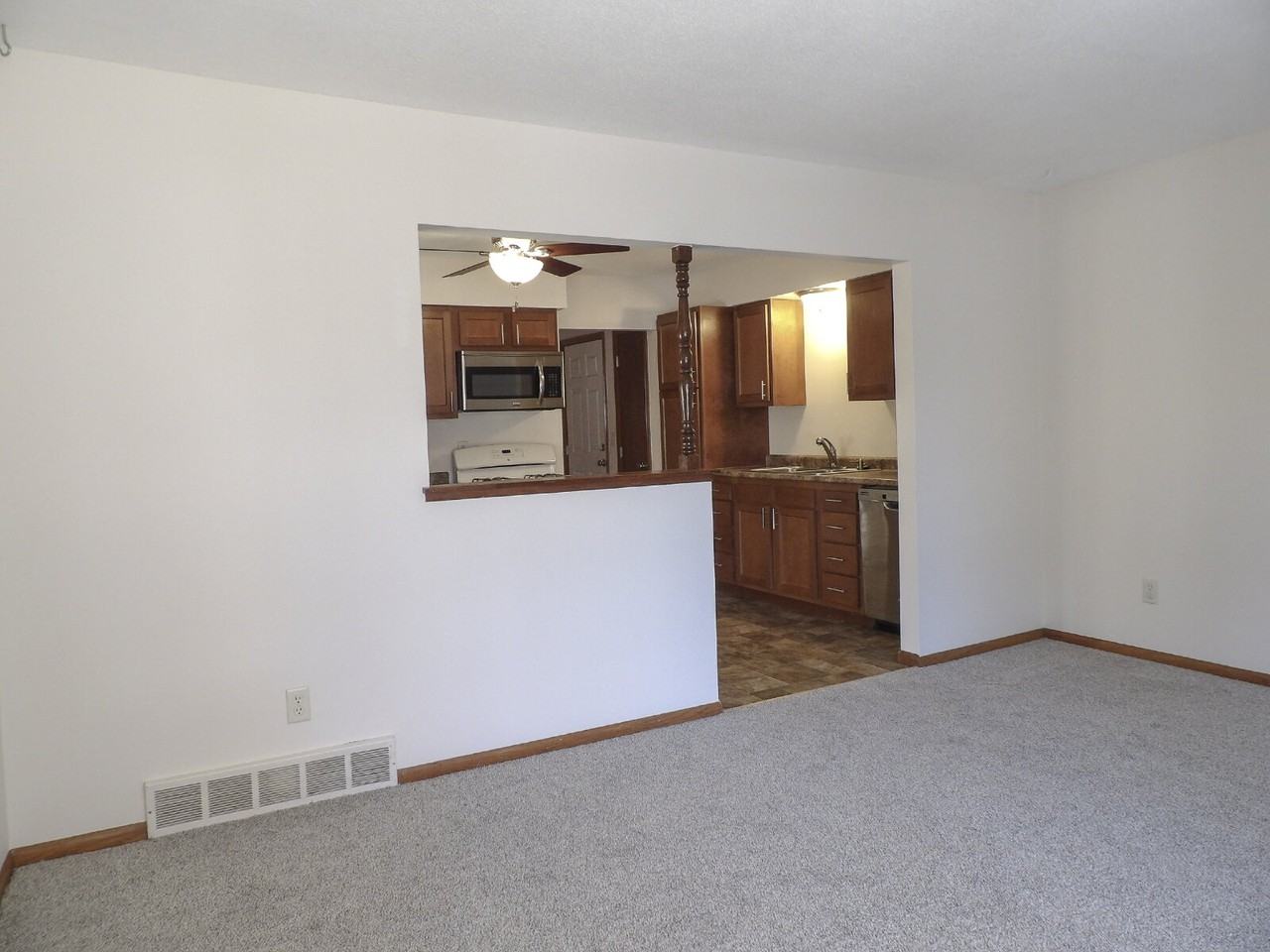 734 6th Ave S - Photo 6 of 24