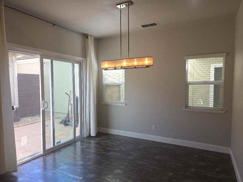 704 Cascara Dr - Photo 4 of 30