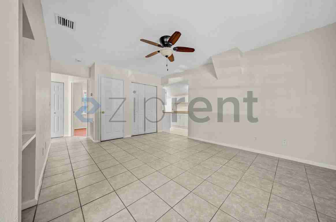 2714 18th St N - Photo 5 of 24