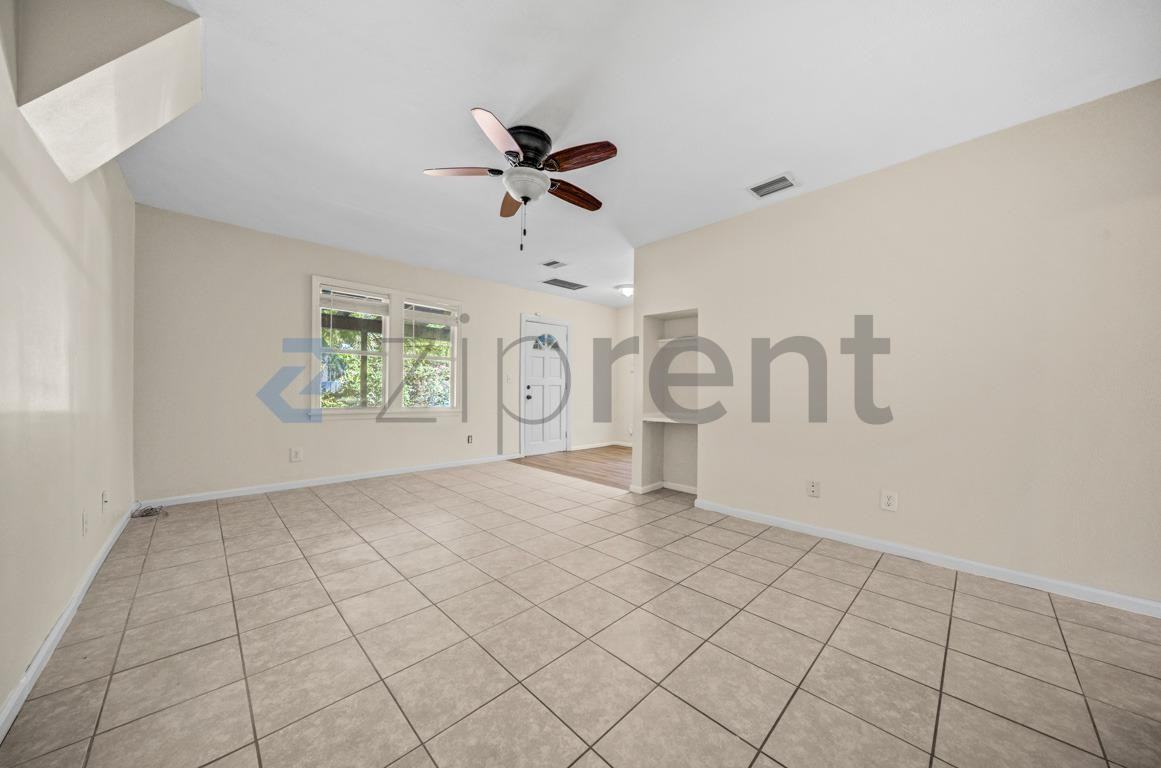 2714 18th St N - Photo 6 of 24