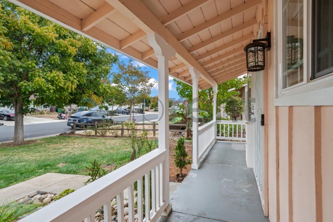 2460 Becket Dr - Photo 4 of 35