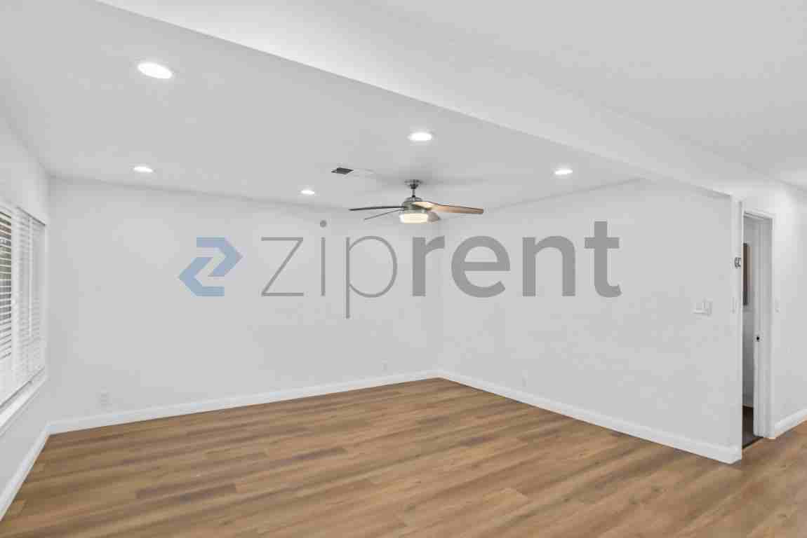 2460 Becket Dr - Photo 7 of 35