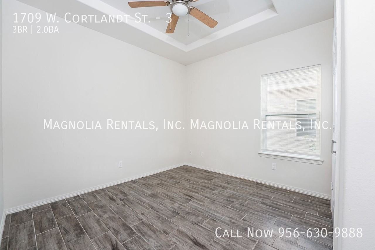 1709 W Cortlandt St #3 - Photo 4 of 13
