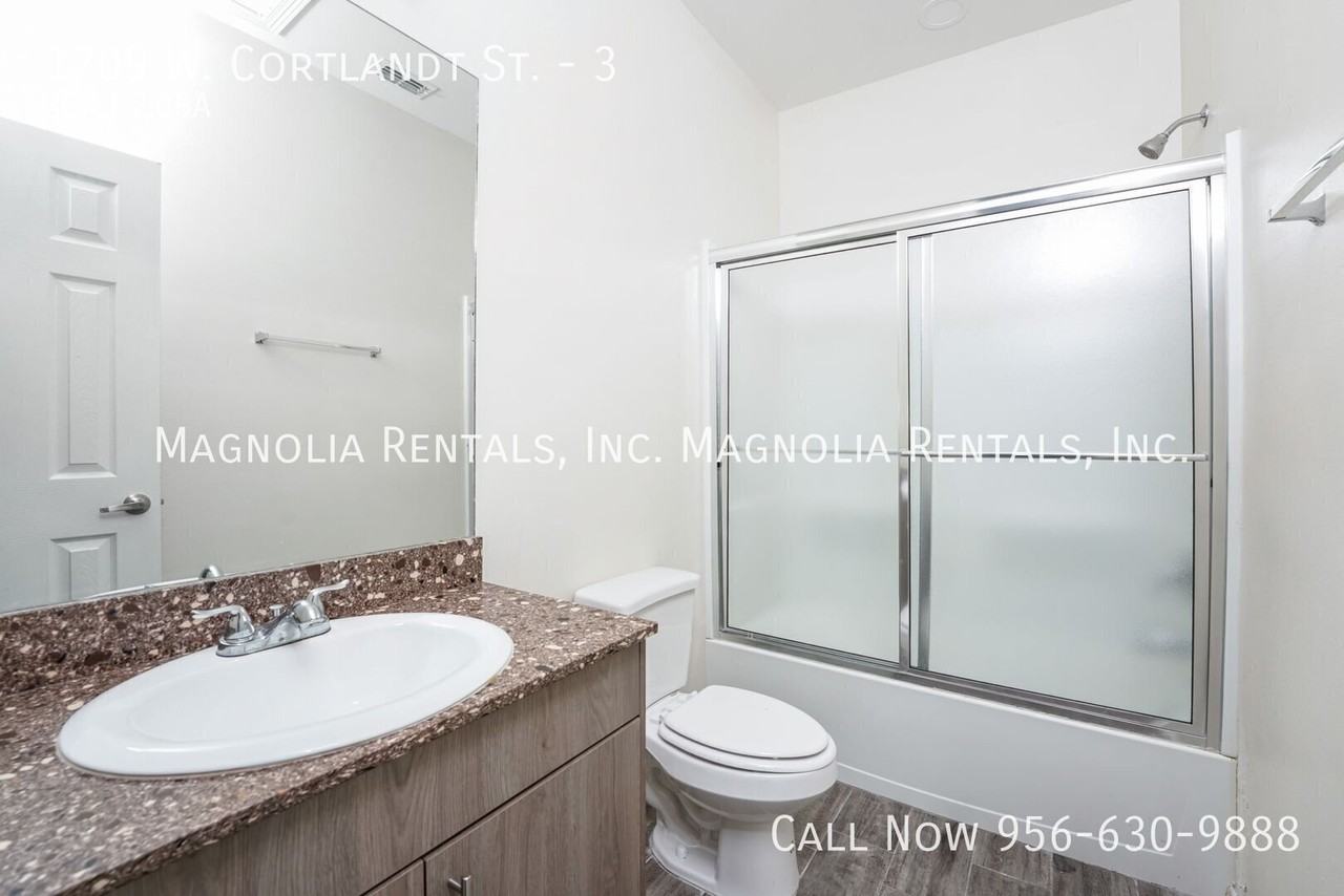 1709 W Cortlandt St #3 - Photo 6 of 13