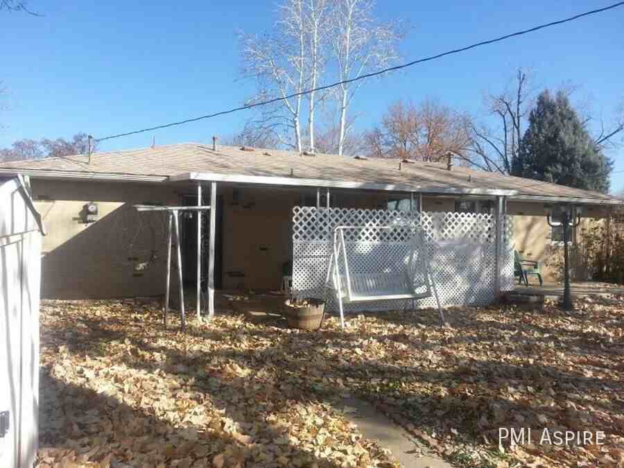 1135 Sherman St - Photo 6 of 10